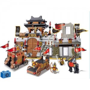 Конструктор SLUBAN 0266 Штурм фортеці, 610 деталей